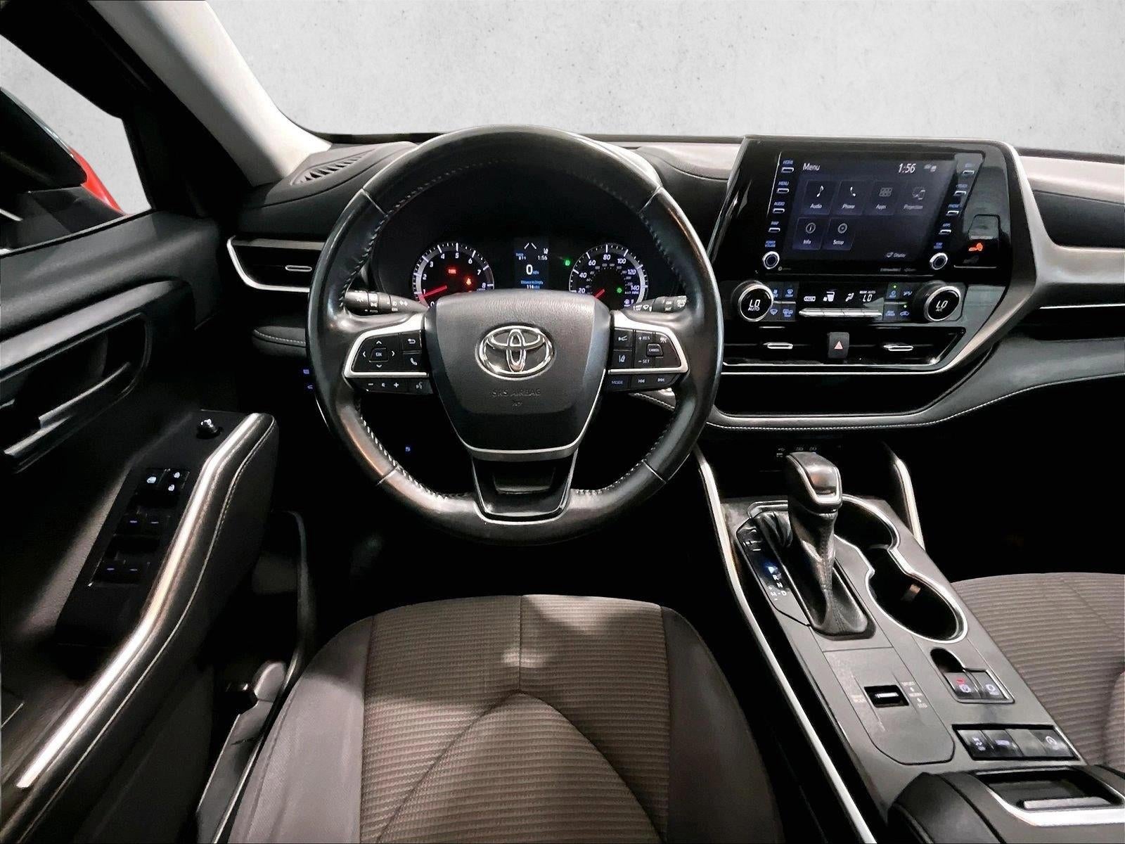 2022 Toyota Highlander LE