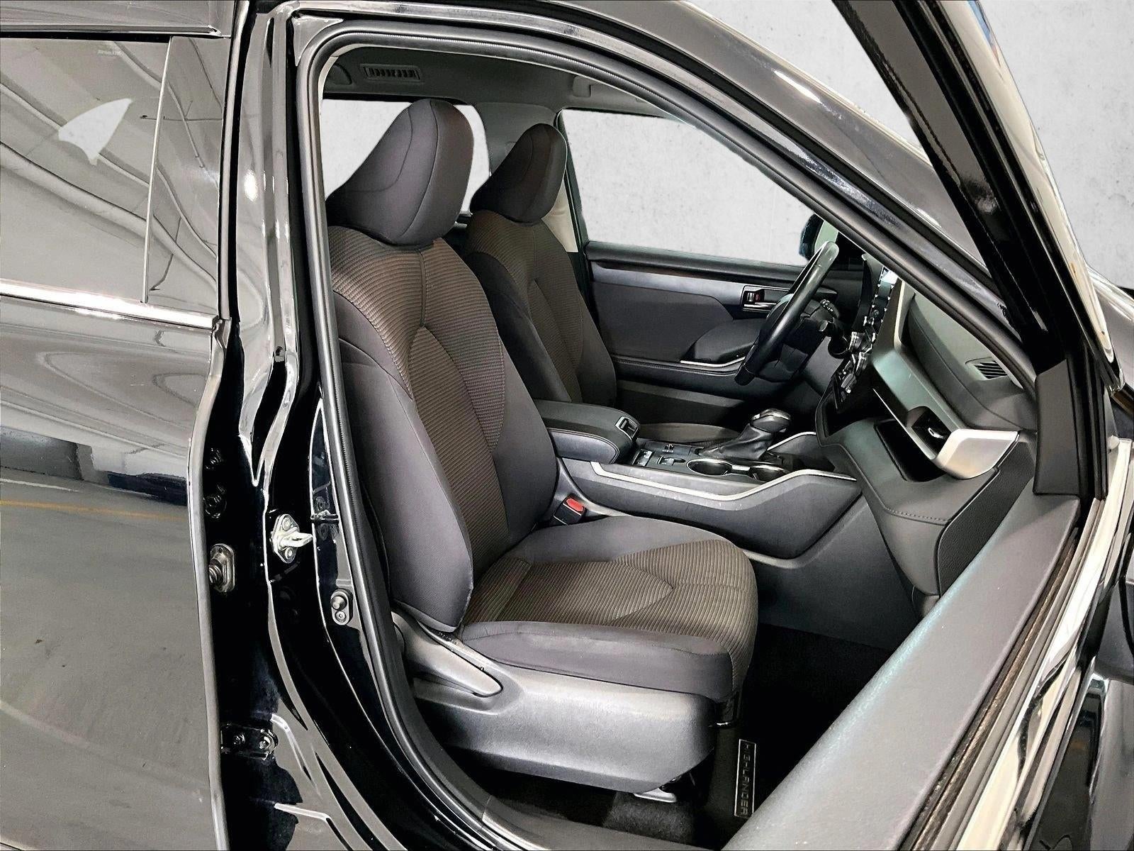 2022 Toyota Highlander LE