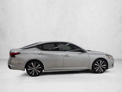 2022 Nissan Altima SR FWD