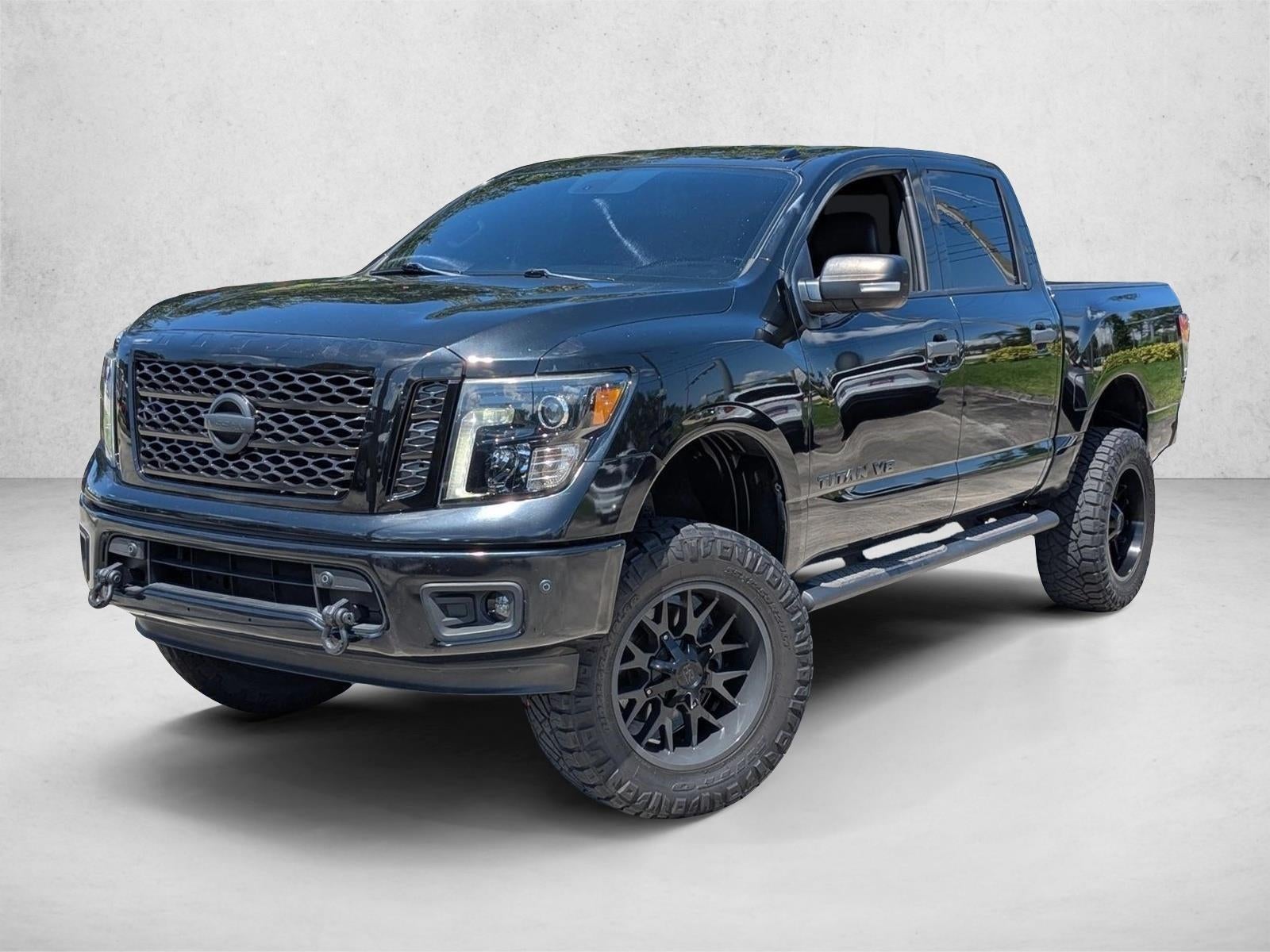 2019 Nissan TITAN SL