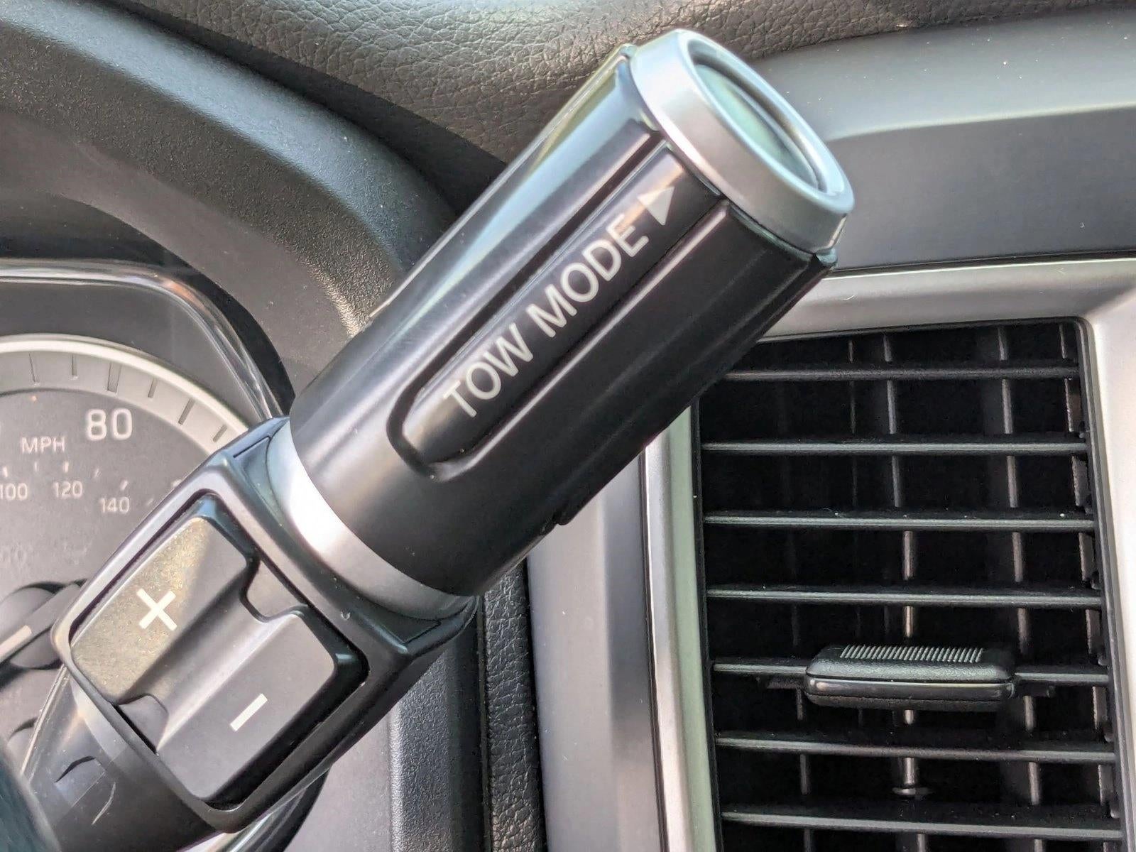 2019 Nissan TITAN SL