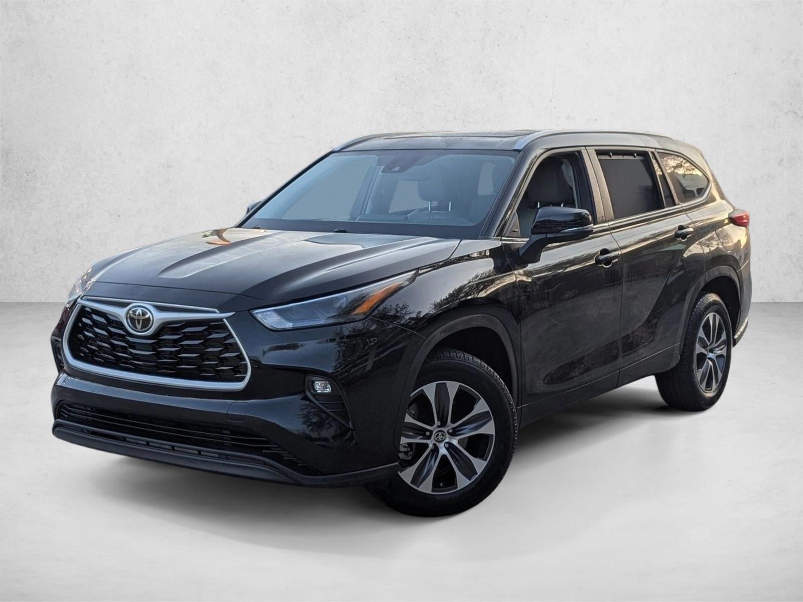 2023 Toyota Highlander Base