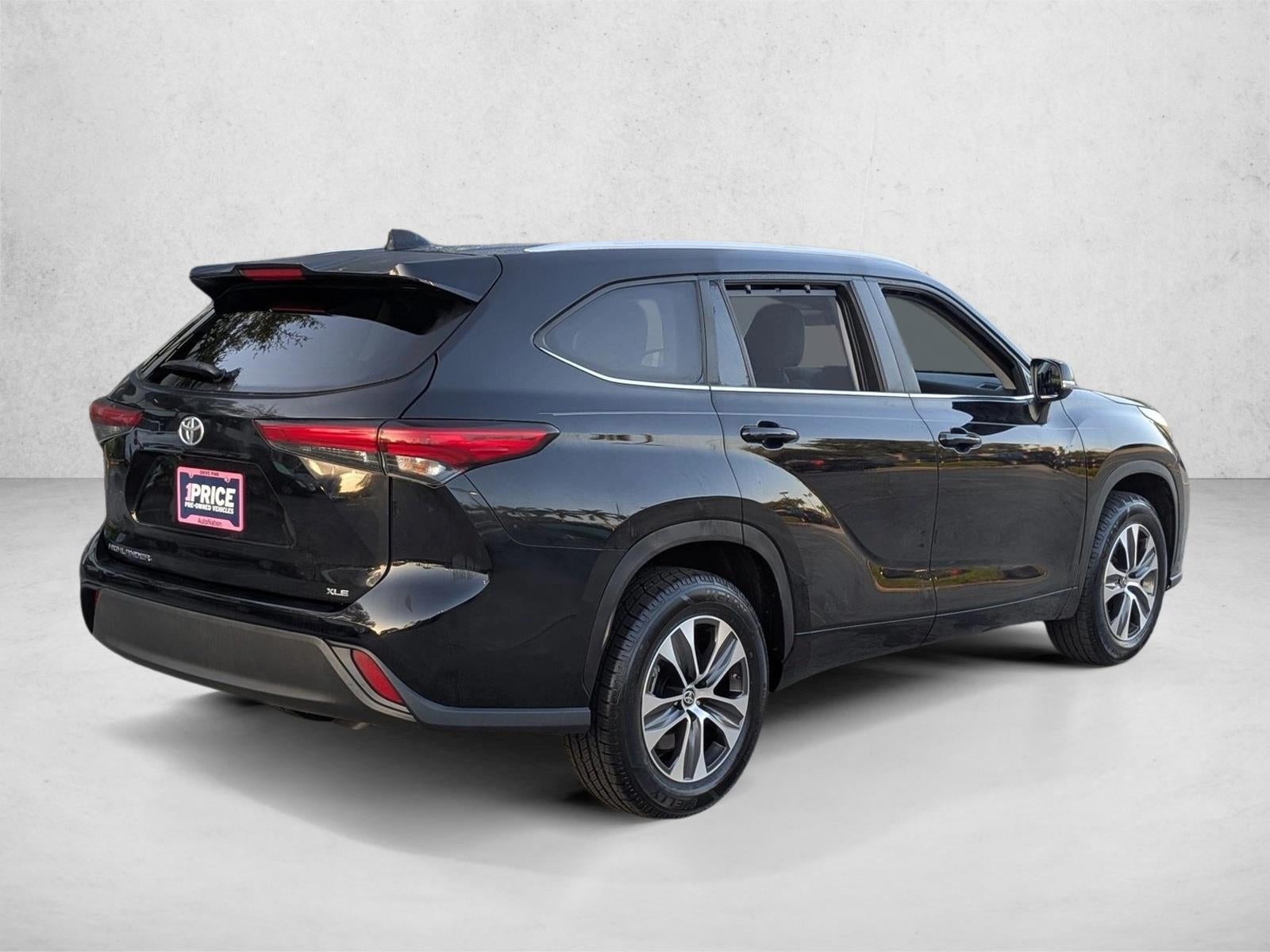 2023 Toyota Highlander Base