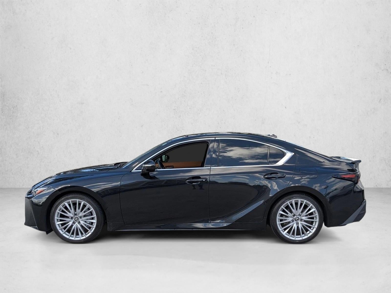 2022 Lexus IS 