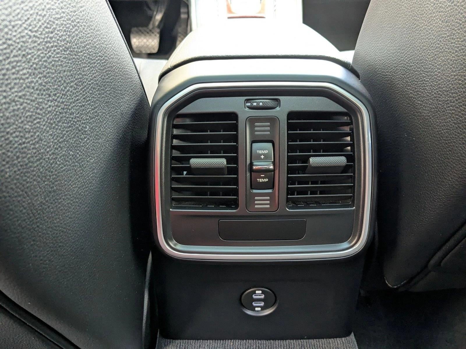 2021 Porsche Macan Base