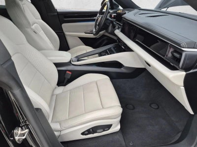 2025 Porsche Macan Electric 4S