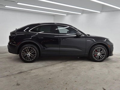 2025 Porsche Macan Electric 4S