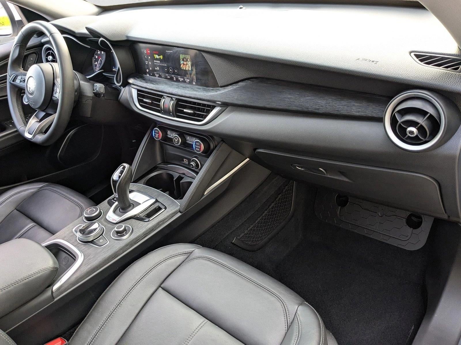 2021 Alfa Romeo Stelvio Base