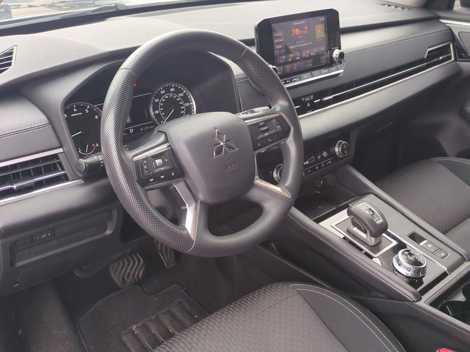 2022 Mitsubishi Outlander ES