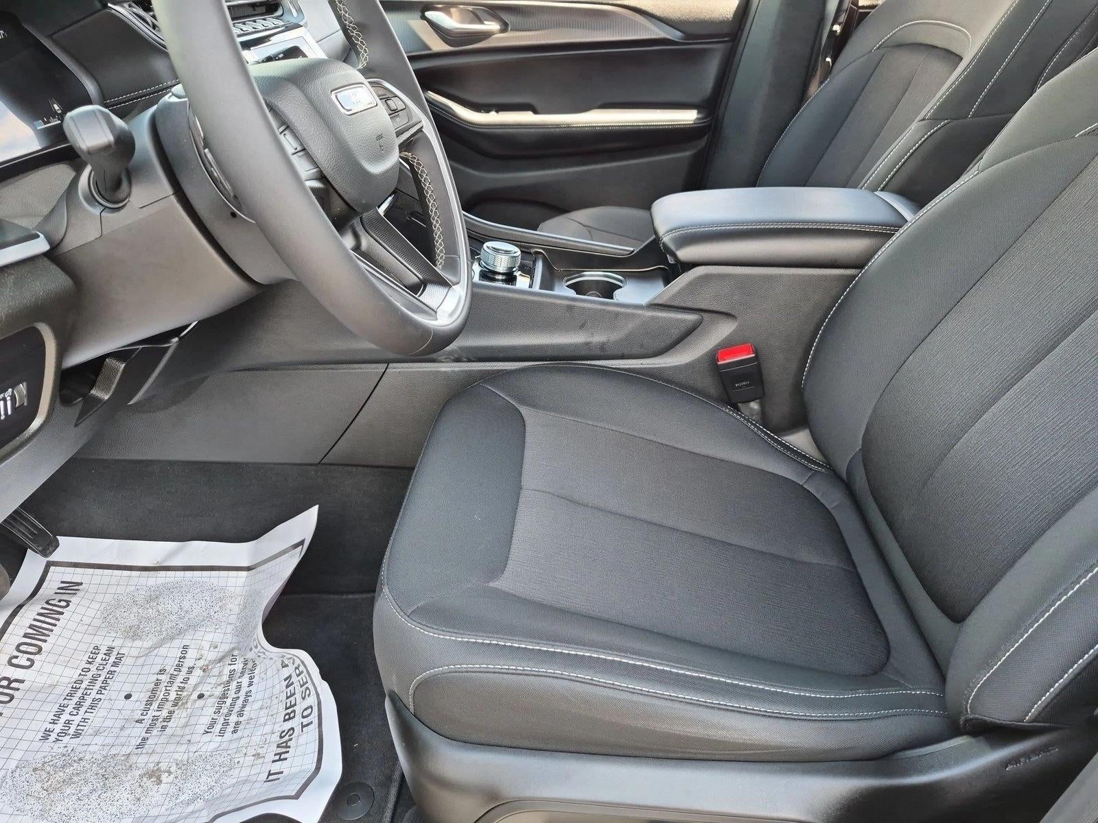 2025 Jeep Grand Cherokee L Laredo 4x4