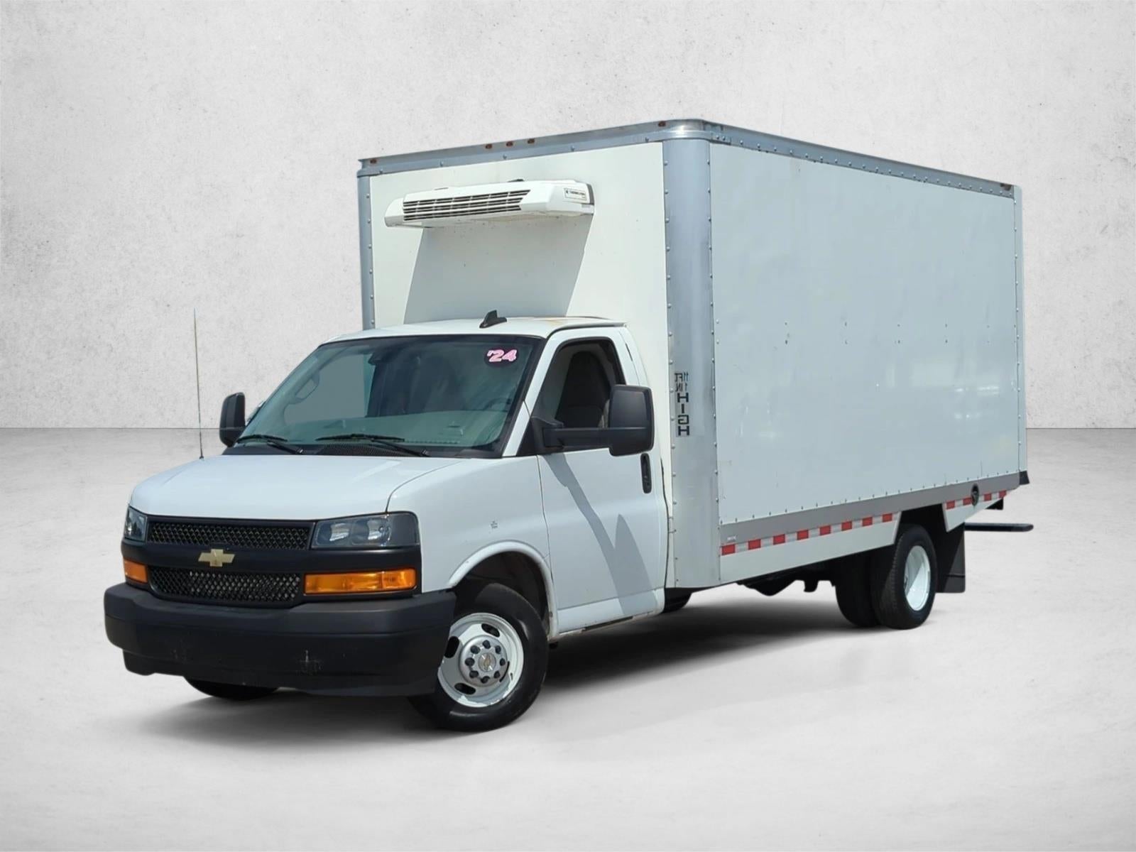 2024 Chevrolet Express Cutaway 3500 Base