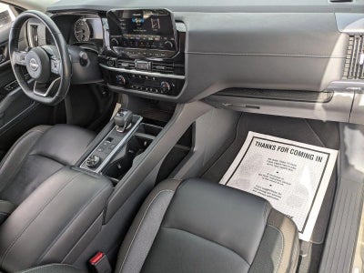 2022 Nissan Pathfinder SL