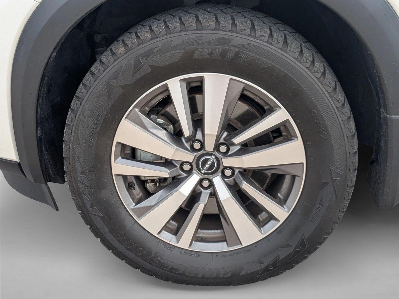 2022 Nissan Pathfinder SL