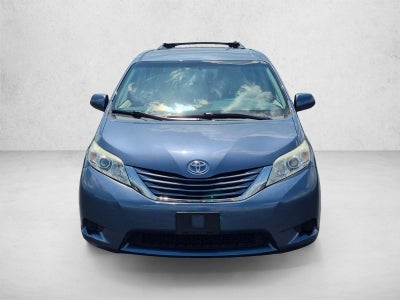 2016 Toyota Sienna LE 8 Passenger
