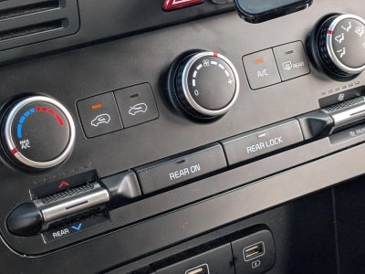 2022 Kia Carnival LX