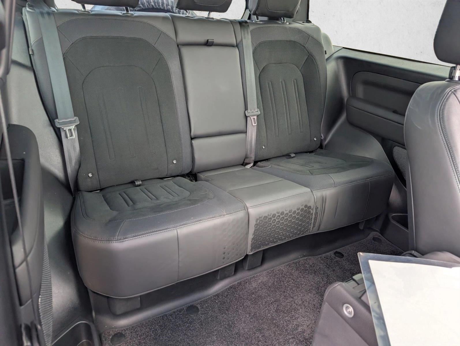 2024 Land Rover Defender 90 P525 V8