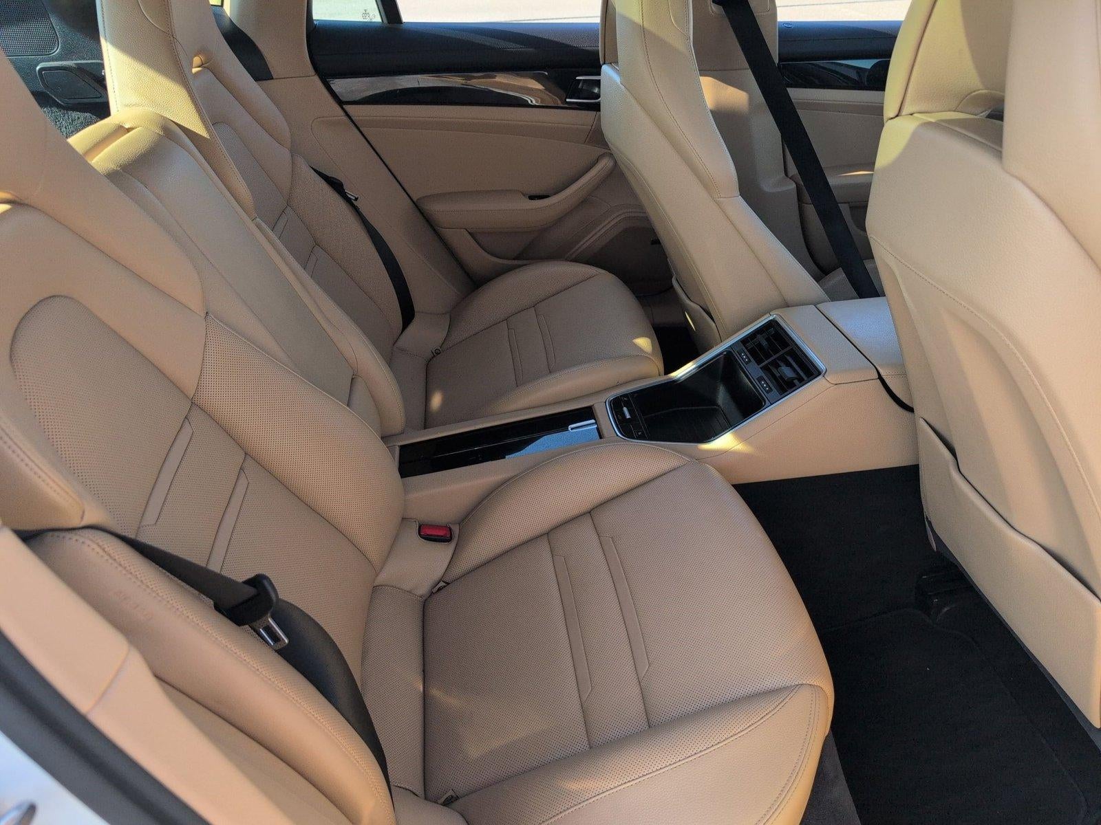 2017 Porsche Panamera Base