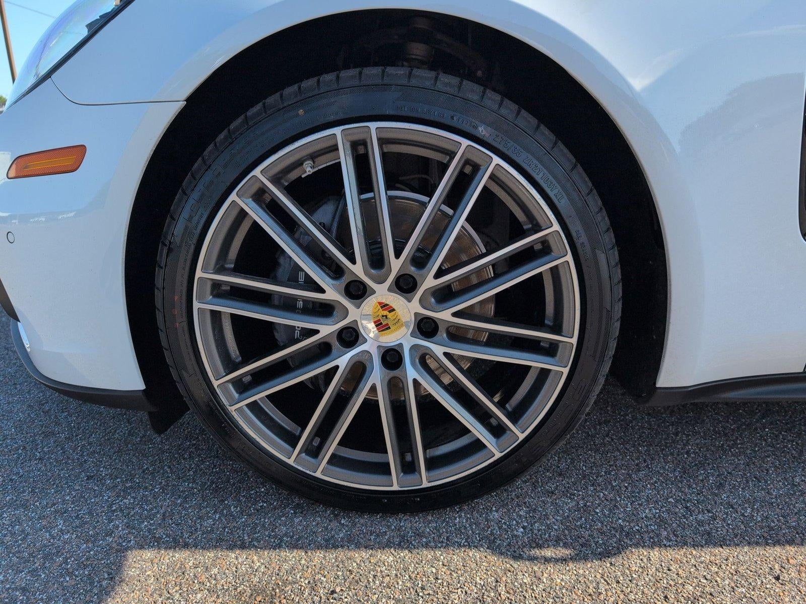 2017 Porsche Panamera Base