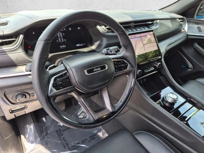 2023 Jeep Grand Cherokee Overland 4x2