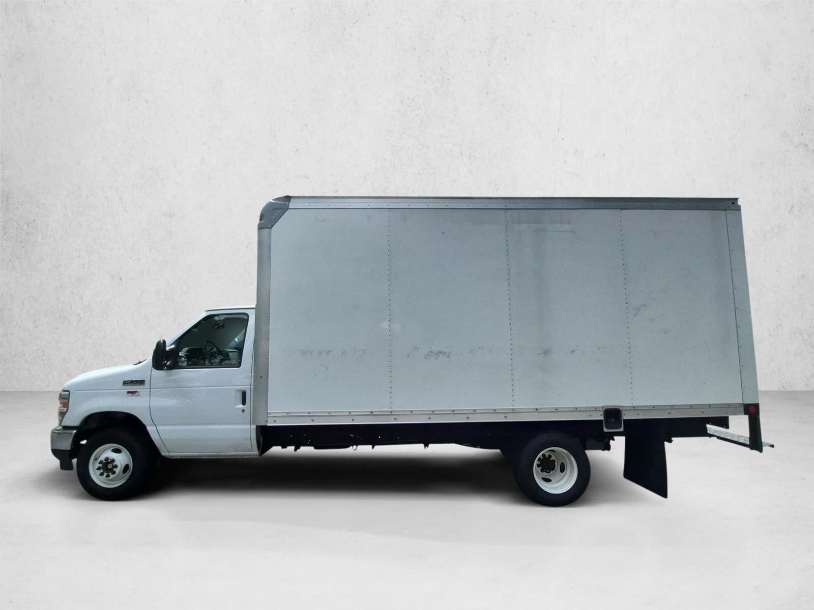 2026 Ford E-Series Cutaway Base