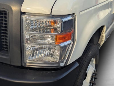 2022 Ford E-Series Cutaway Base