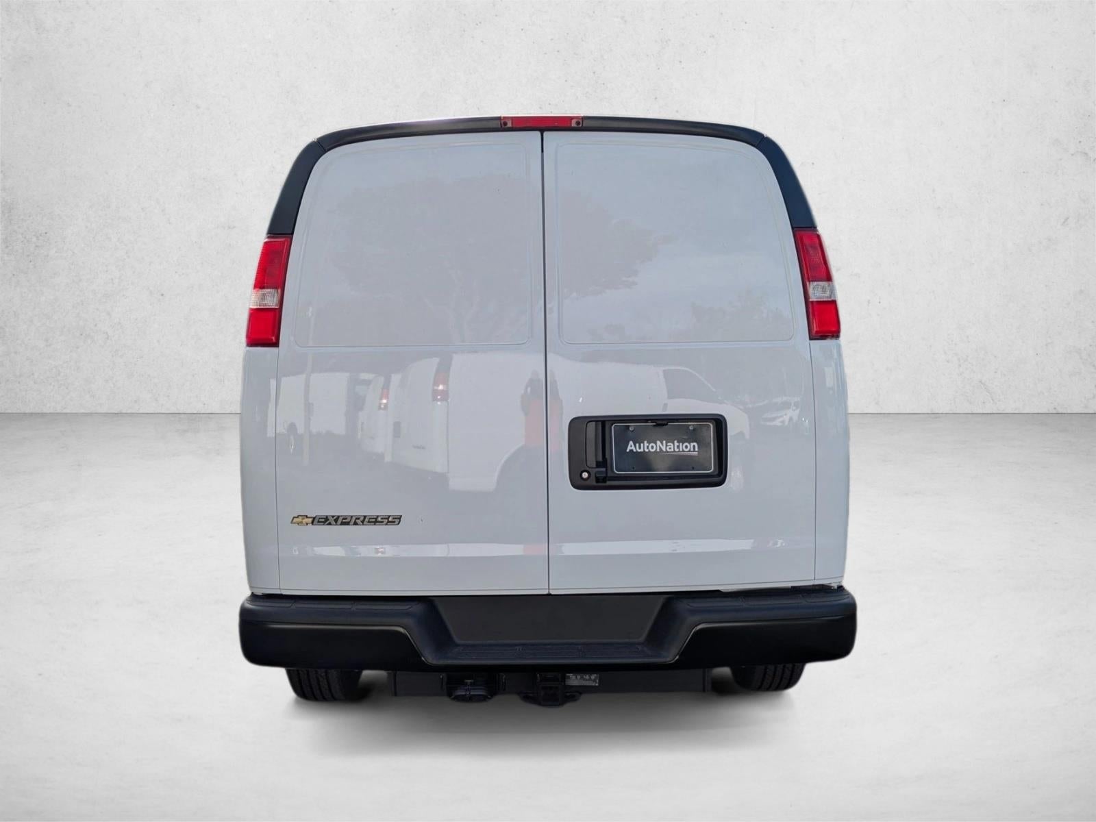 2025 Chevrolet Express Cargo Base