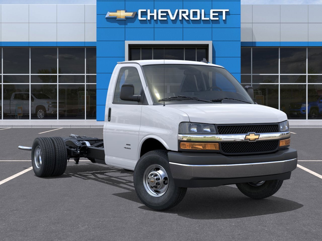 2025 Chevrolet Express Cutaway 3500 Base