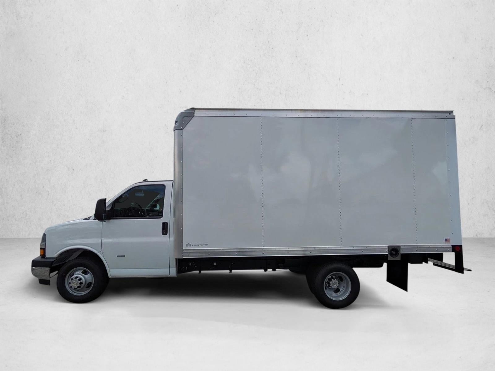 2025 Chevrolet Express Cutaway 3500 Base