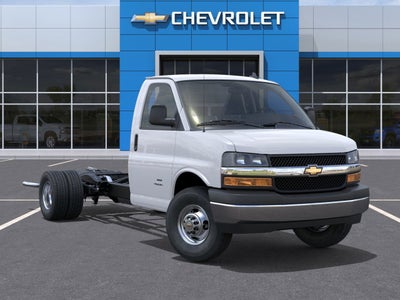 2025 Chevrolet Express Cutaway 3500 Base
