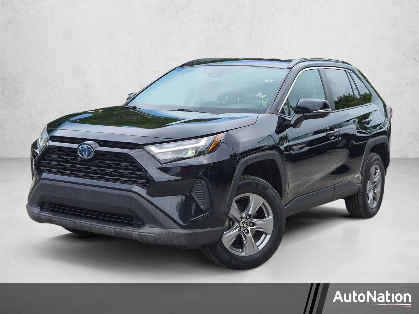 2022 Toyota RAV4 Hybrid XLE