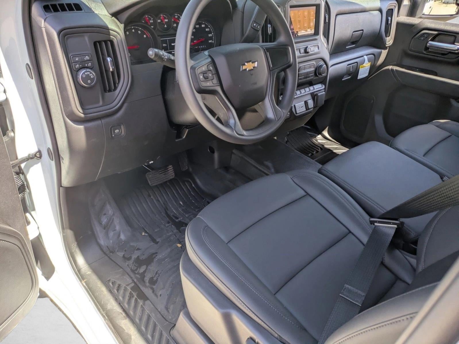 2025 Chevrolet Low Cab Forward 3500 HG NA