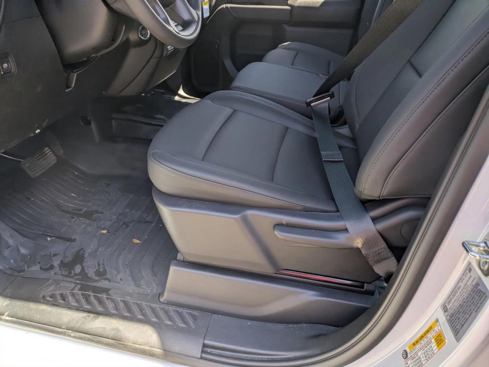 2025 Chevrolet Low Cab Forward 3500 HG NA