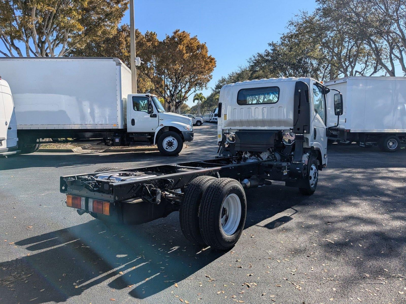 2025 Chevrolet Low Cab Forward 3500 HG 1WT