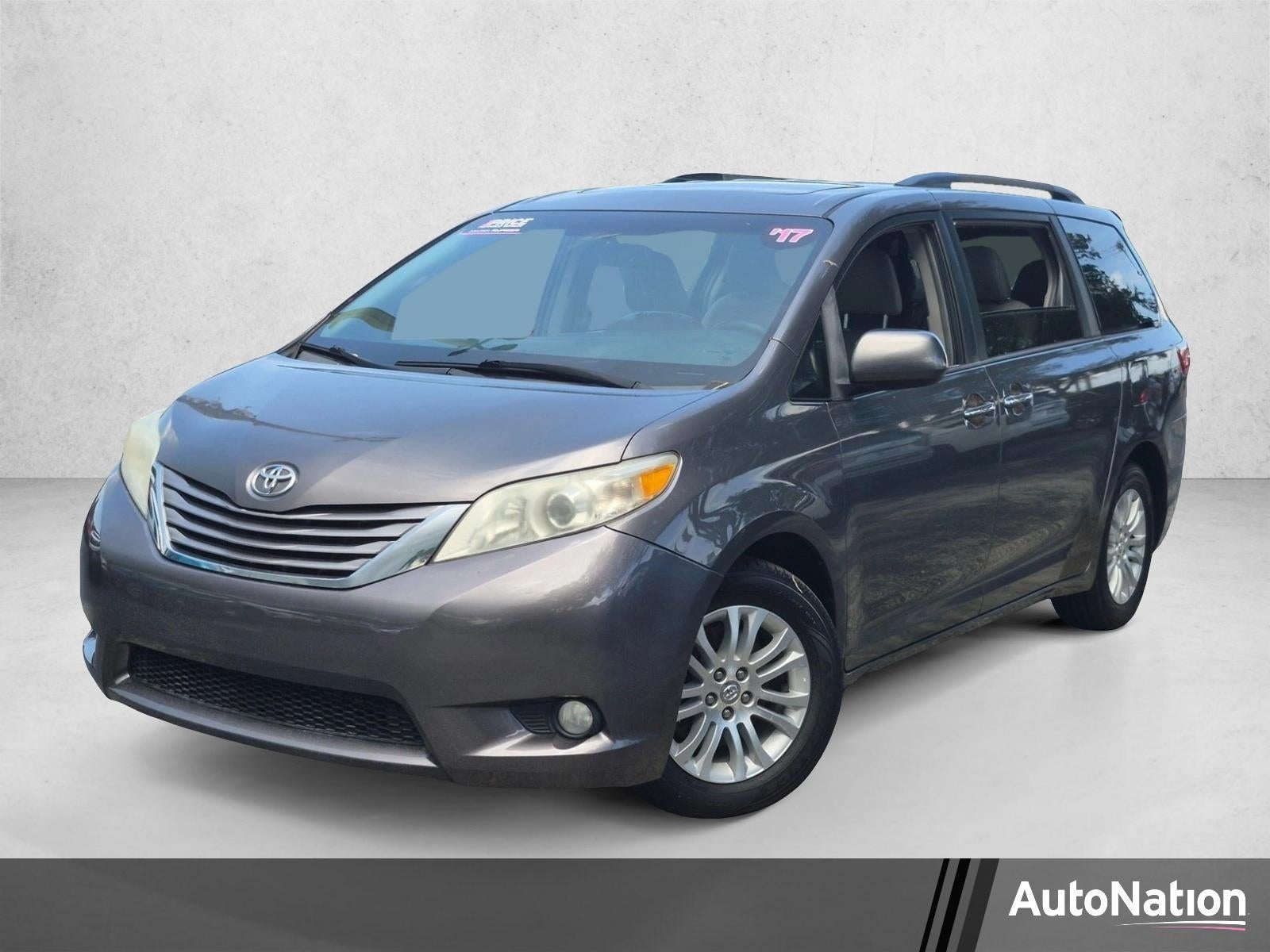2017 Toyota Sienna XLE 8 Passenger