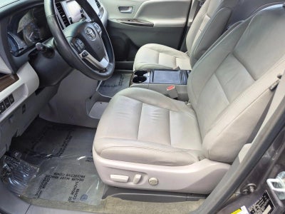 2017 Toyota Sienna XLE 8 Passenger
