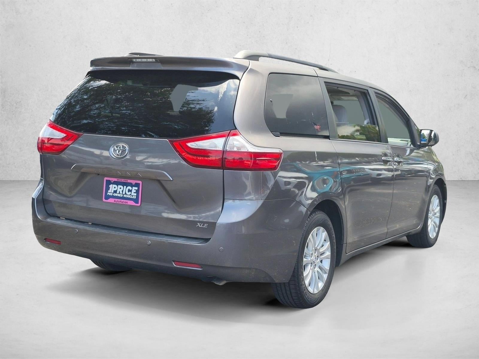 2017 Toyota Sienna XLE 8 Passenger