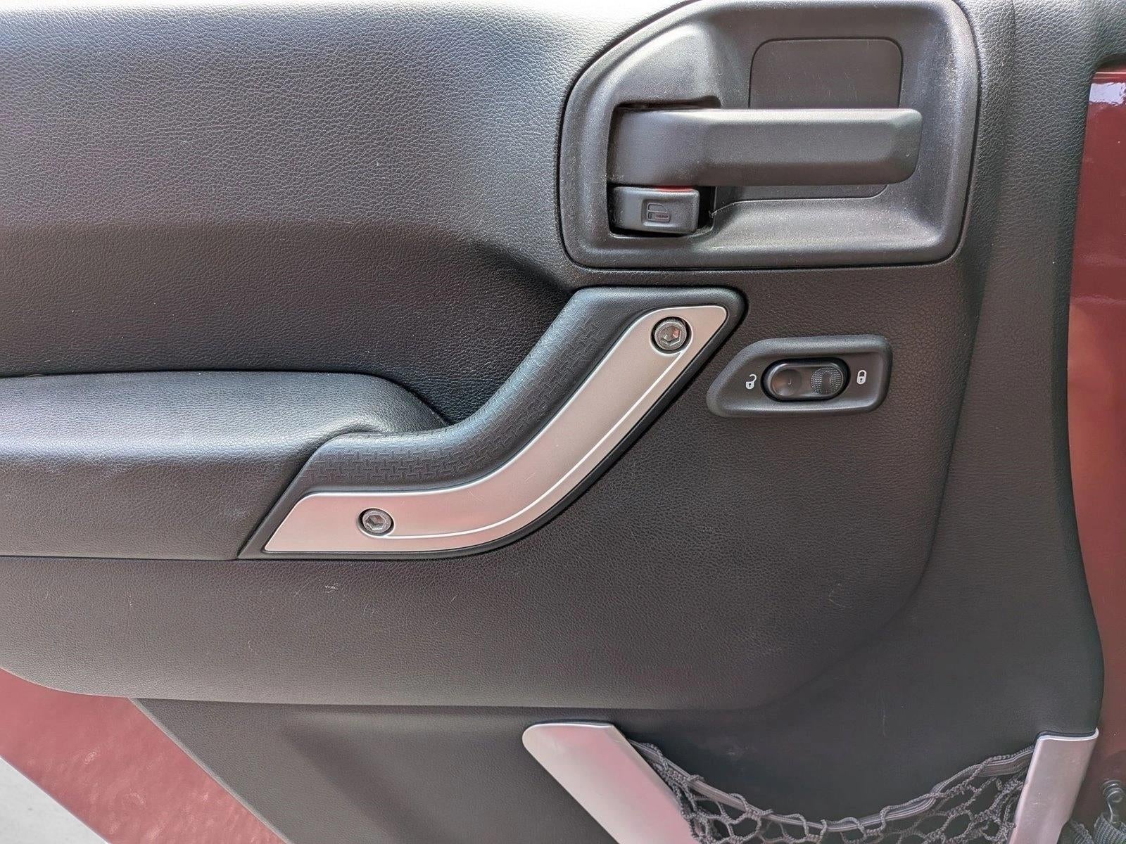 2012 Jeep Wrangler Unlimited 4WD 4dr Sahara