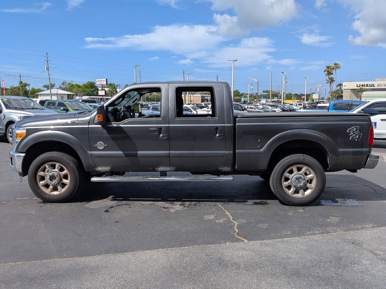 2015 Ford Super Duty F-350 SRW 4WD Crew Cab 6-3/4 Ft Box Lariat