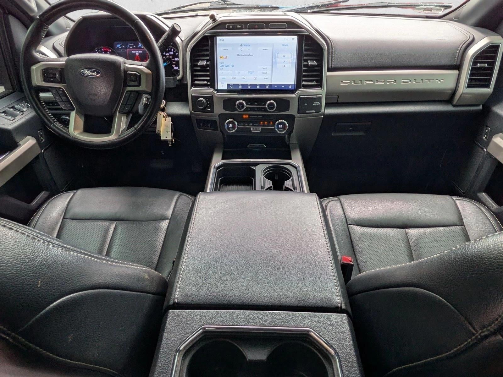 2022 Ford Super Duty F-350 DRW LARIAT 4WD Crew Cab 8' Box