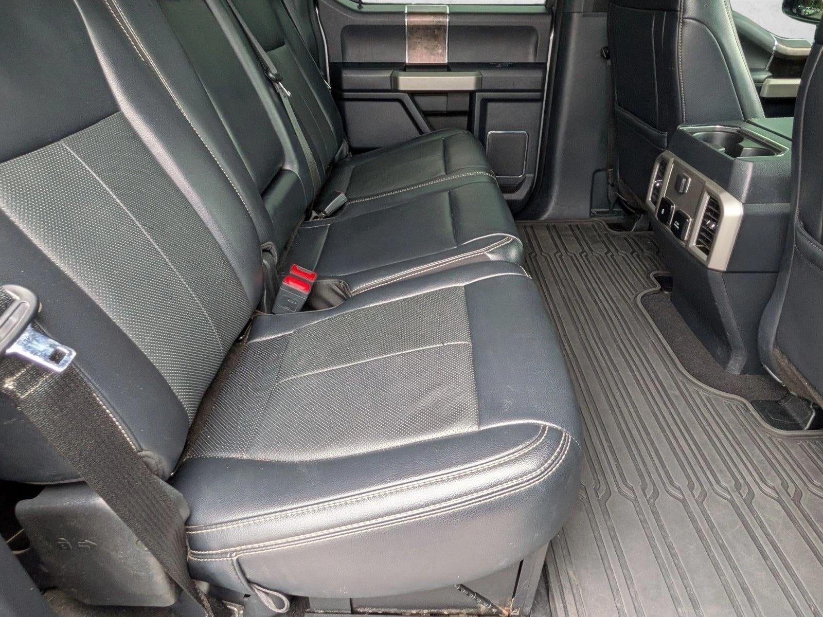 2022 Ford Super Duty F-350 DRW LARIAT 4WD Crew Cab 8' Box