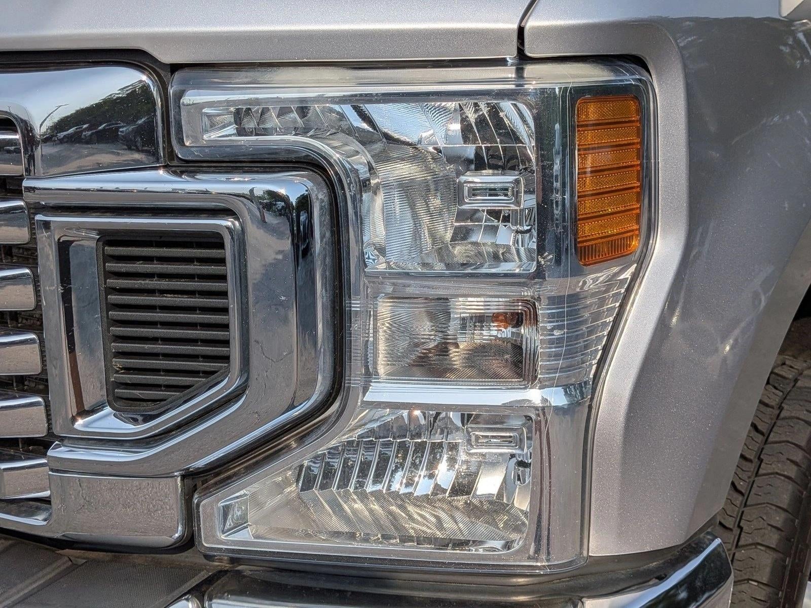 2022 Ford Super Duty F-350 DRW LARIAT 4WD Crew Cab 8' Box
