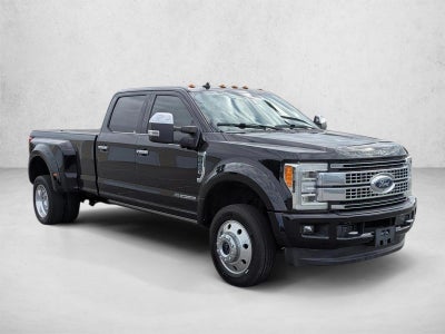 2019 Ford Super Duty F-450 DRW Platinum 4WD Crew Cab 8' Box