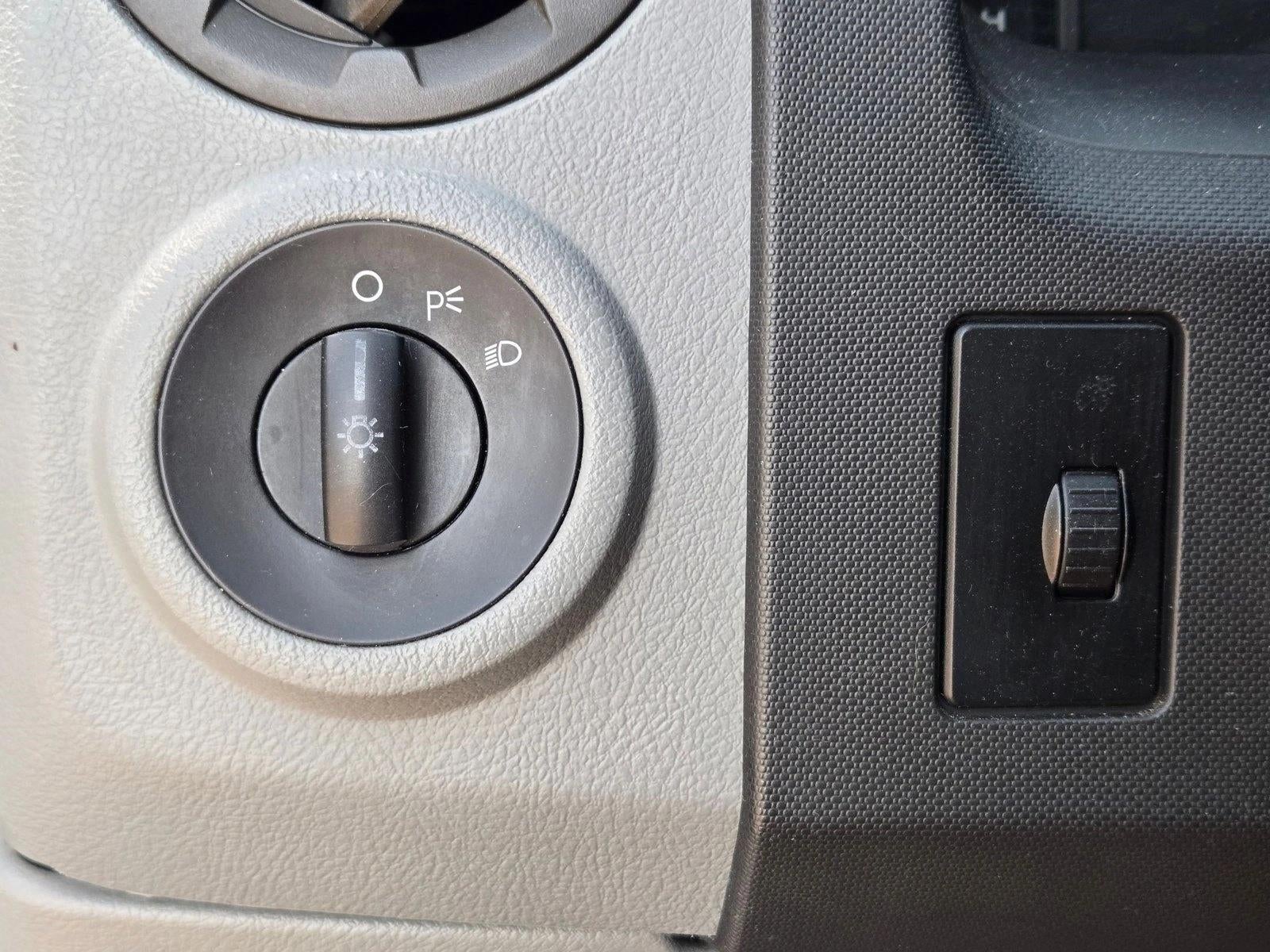 2009 Ford Econoline Cargo Van E-150 Commercial