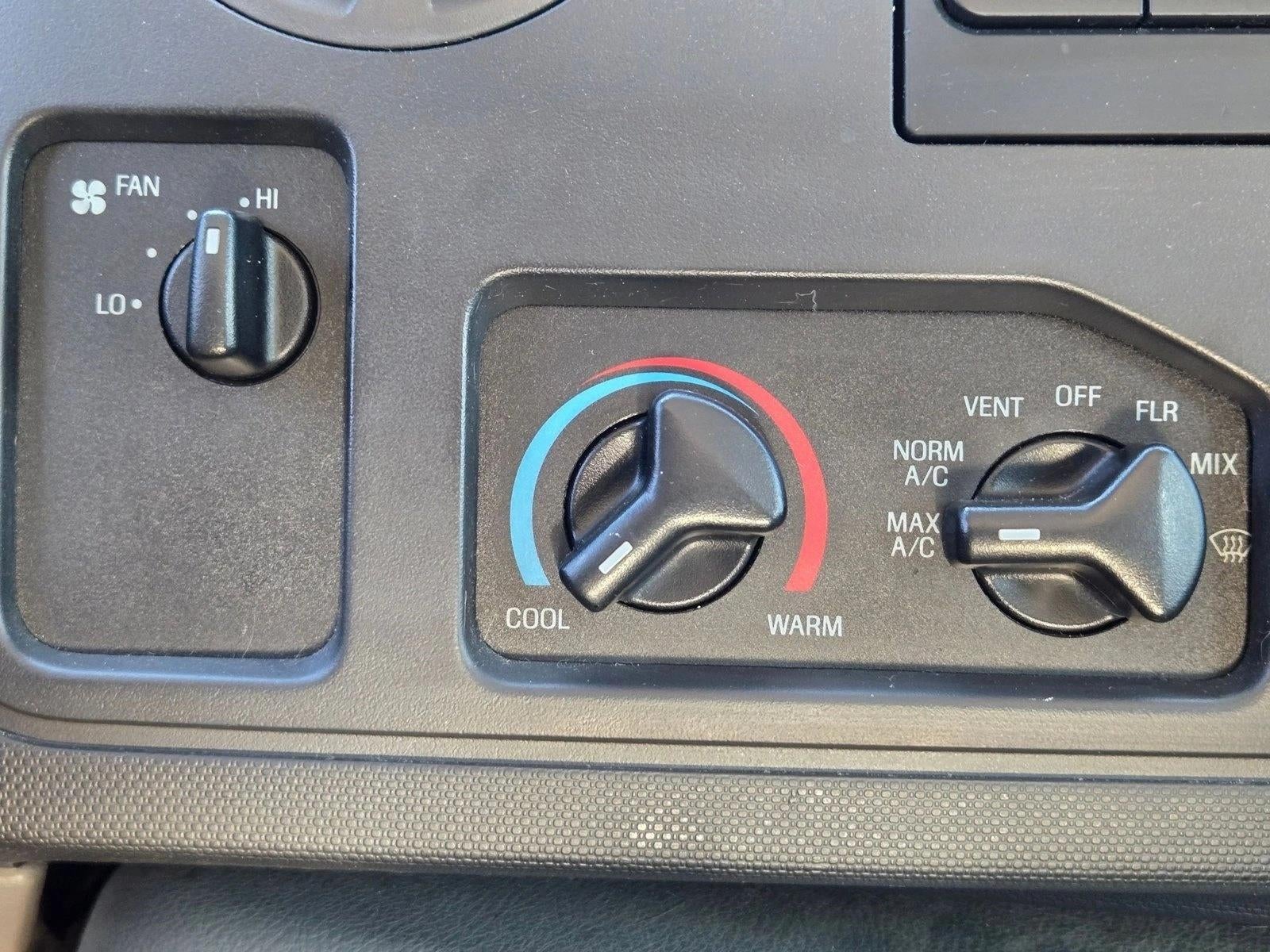 2009 Ford Econoline Cargo Van E-150 Commercial