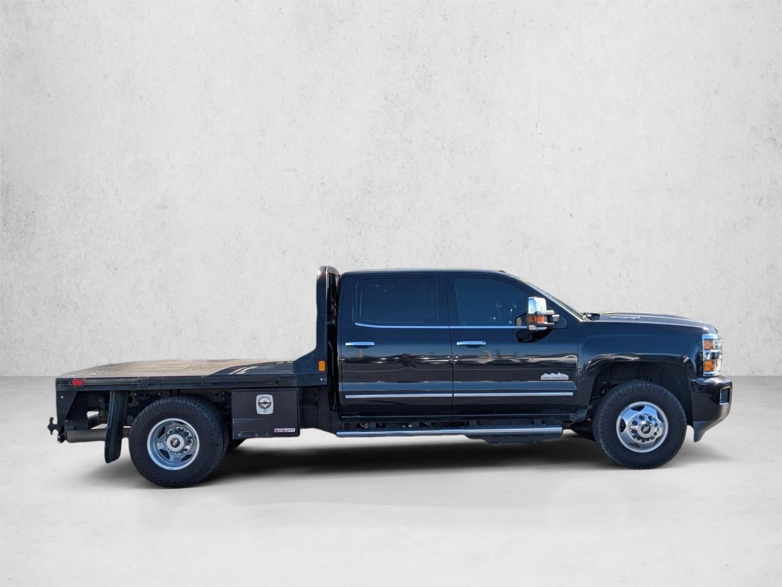 2018 Chevrolet Silverado 3500 HD Crew Cab Long Box 4-Wheel Drive High Country