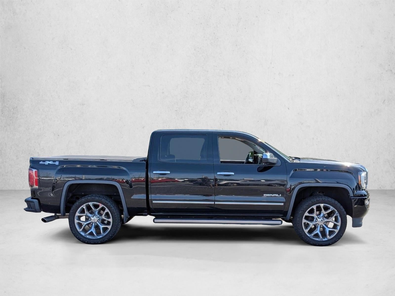2017 GMC Sierra 1500 Crew Cab Short Box 4-Wheel Drive Denali