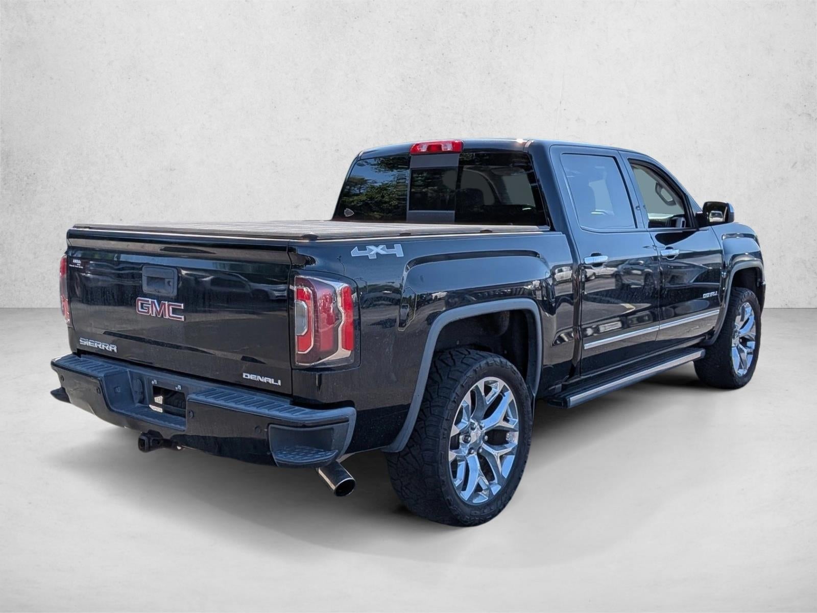2017 GMC Sierra 1500 Crew Cab Short Box 4-Wheel Drive Denali