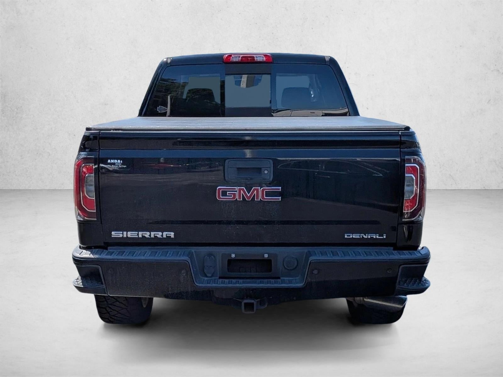 2017 GMC Sierra 1500 Crew Cab Short Box 4-Wheel Drive Denali