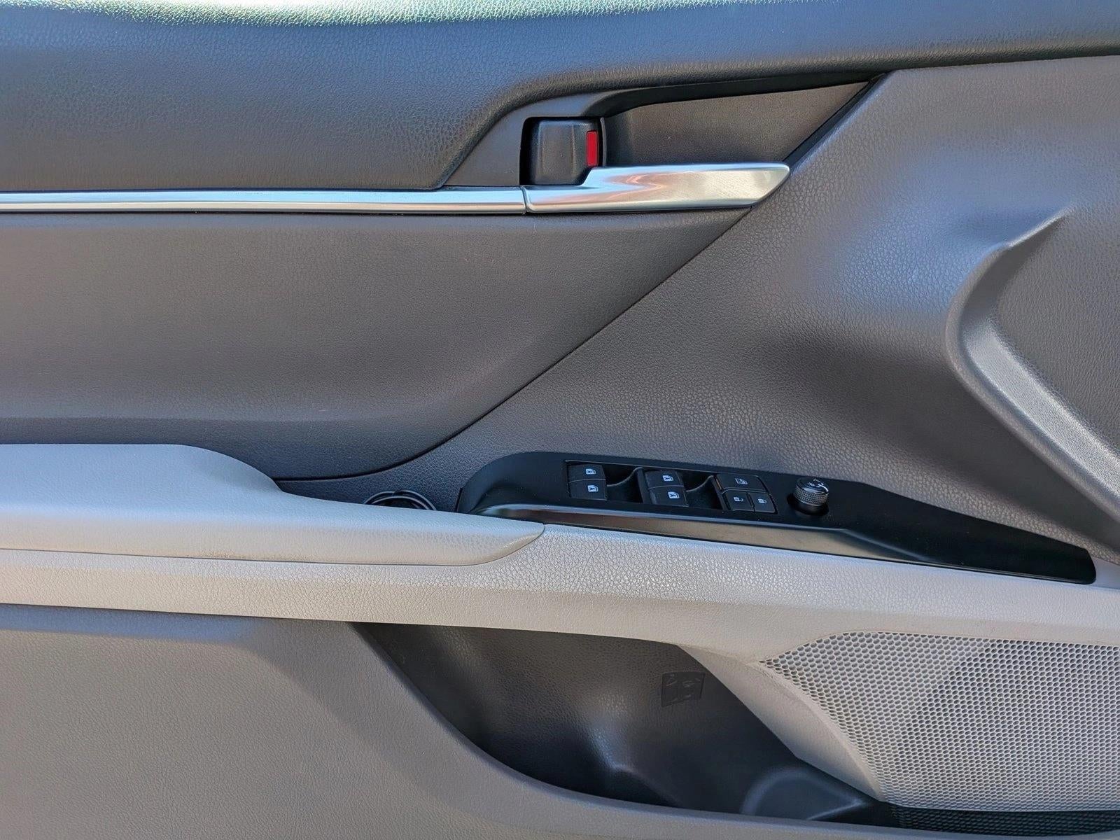 2018 Toyota Camry SE Auto (SE)