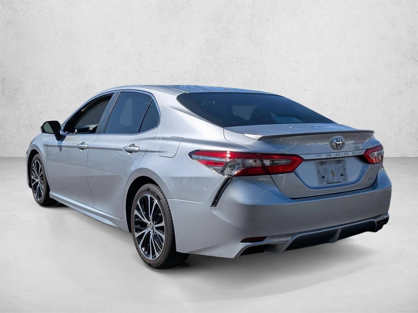 2018 Toyota Camry SE Auto (SE)